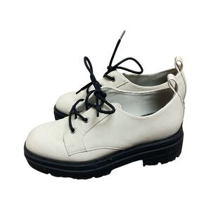 White & Black Oxfords Vegan Leather Size 6